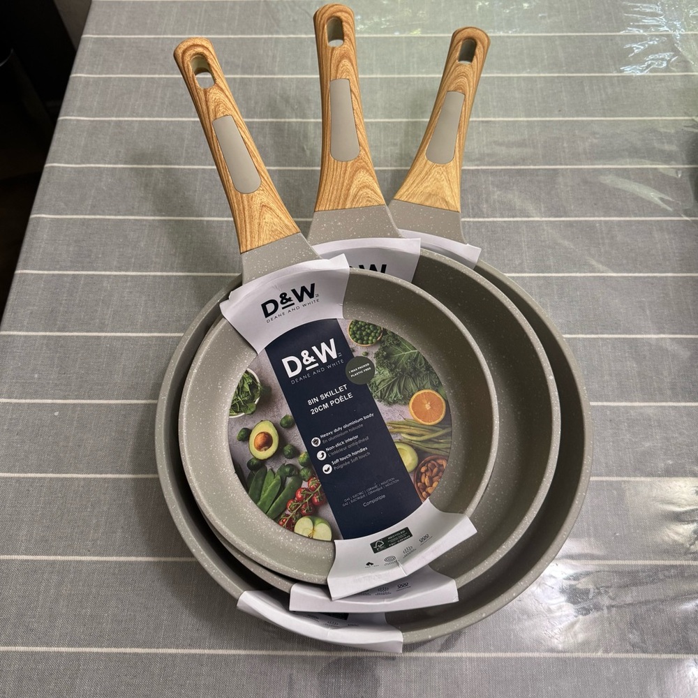 Deane and White D&W Set of 3 Beige Skillets Frying Pans 8" 9.5" 11" Cookware New
